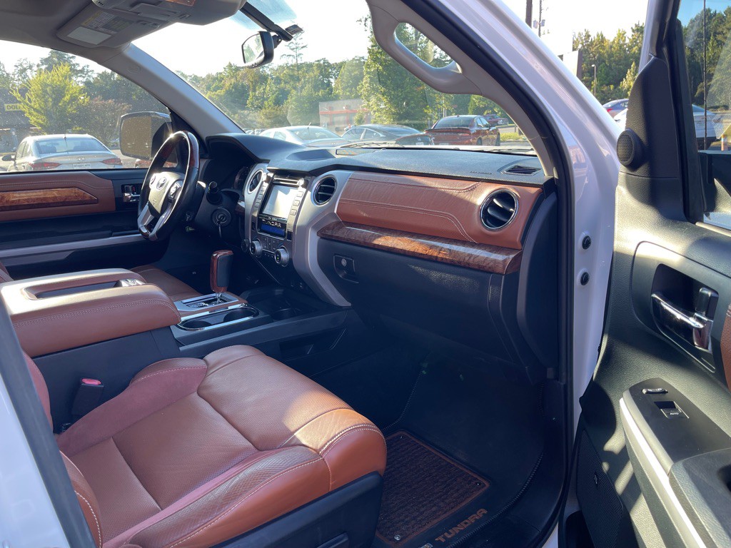 2017 Toyota Tundra Image 7