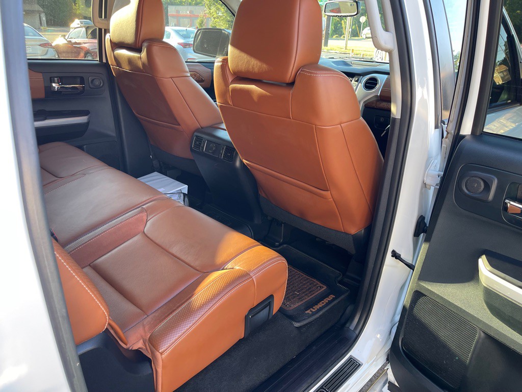 2017 Toyota Tundra Image 9