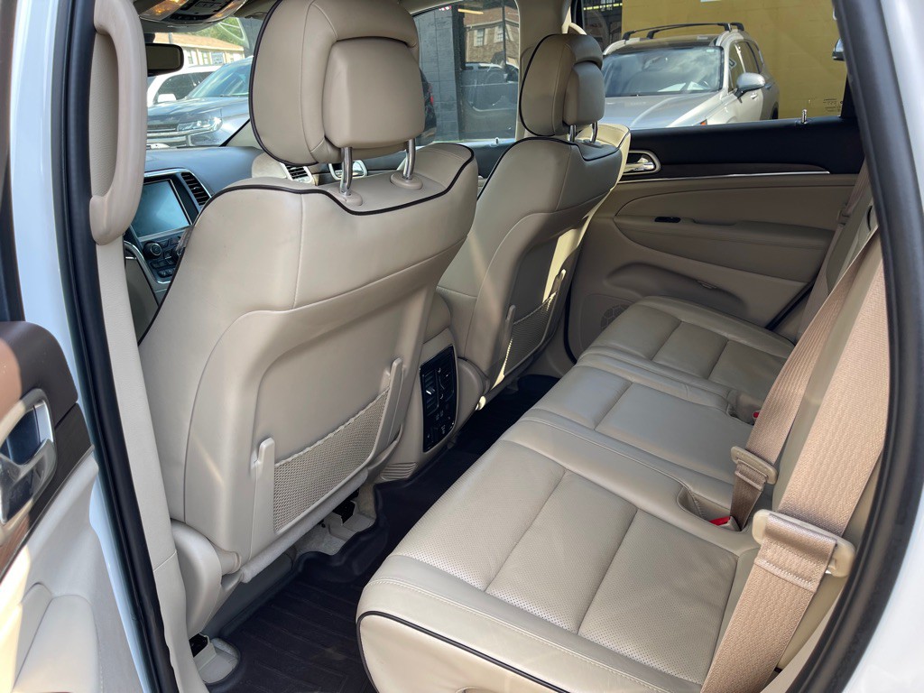 2017 Jeep Grand Cherokee Image 8