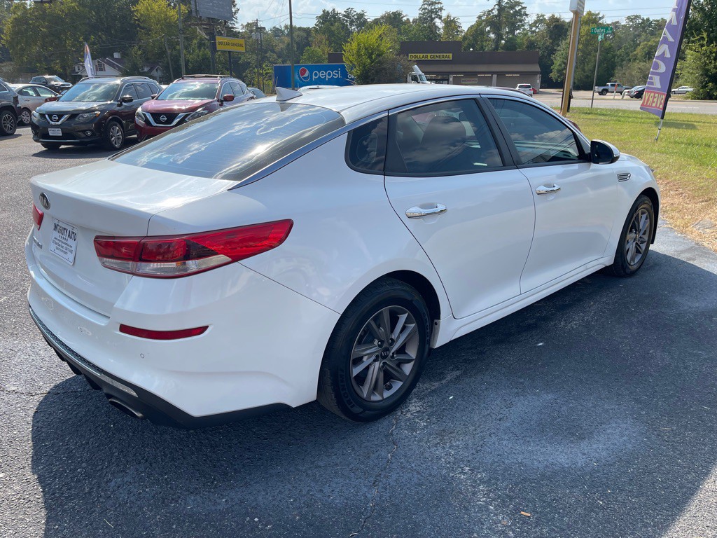 2020 Kia Optima Image 5