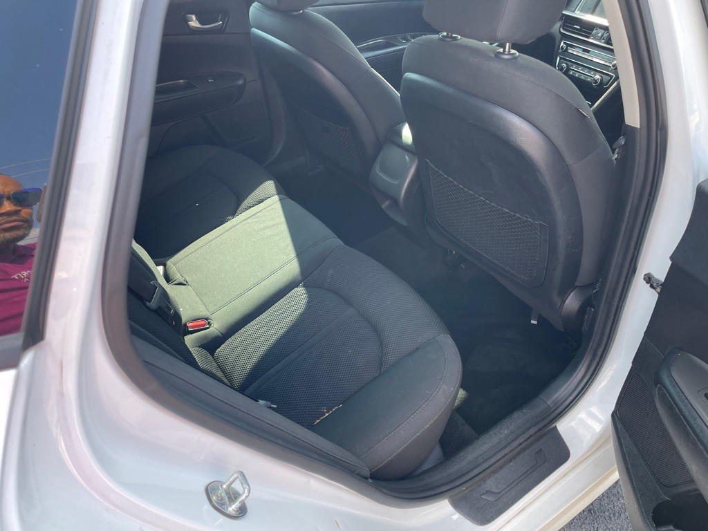 2020 Kia Optima Image 9
