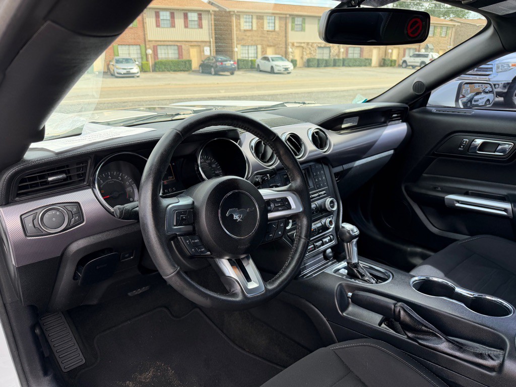 2017 Ford Mustang Image 8