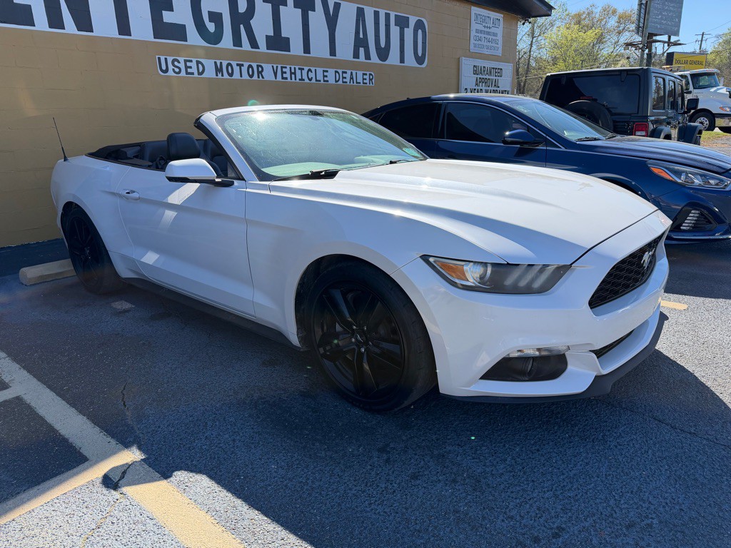 2017 Ford Mustang Image 2