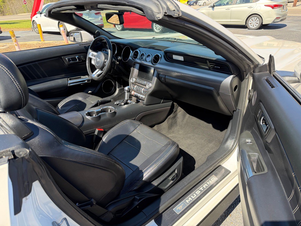 2017 Ford Mustang Image 9