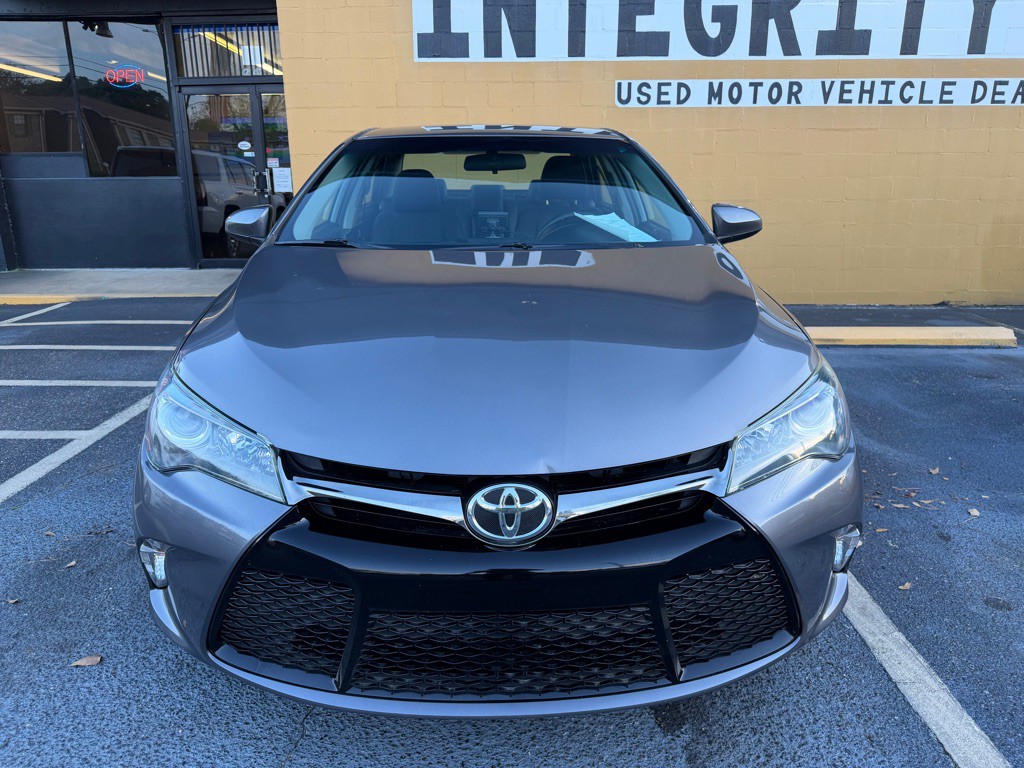 2017 Toyota Camry Image 1