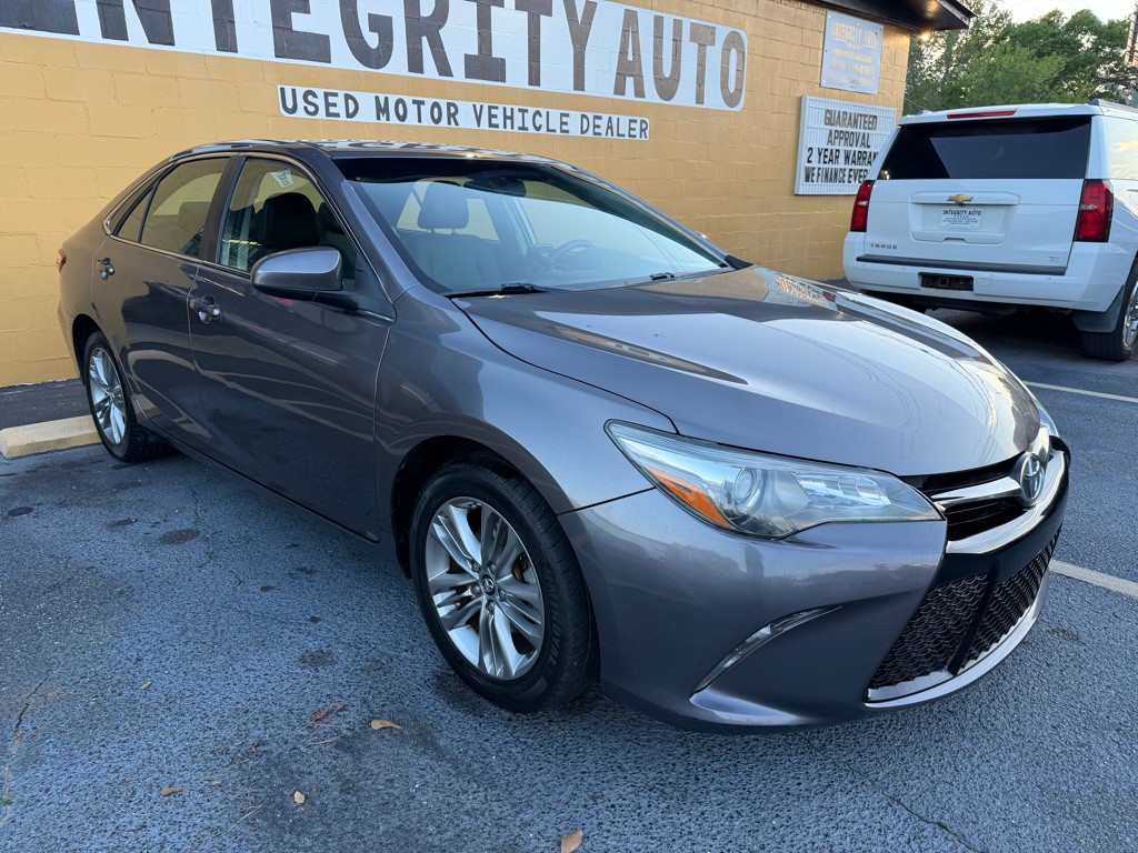 2017 Toyota Camry Image 3