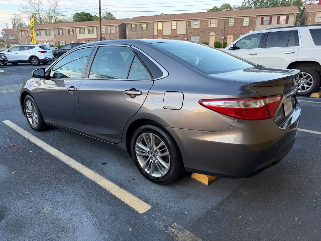 2017 Toyota Camry Image 4