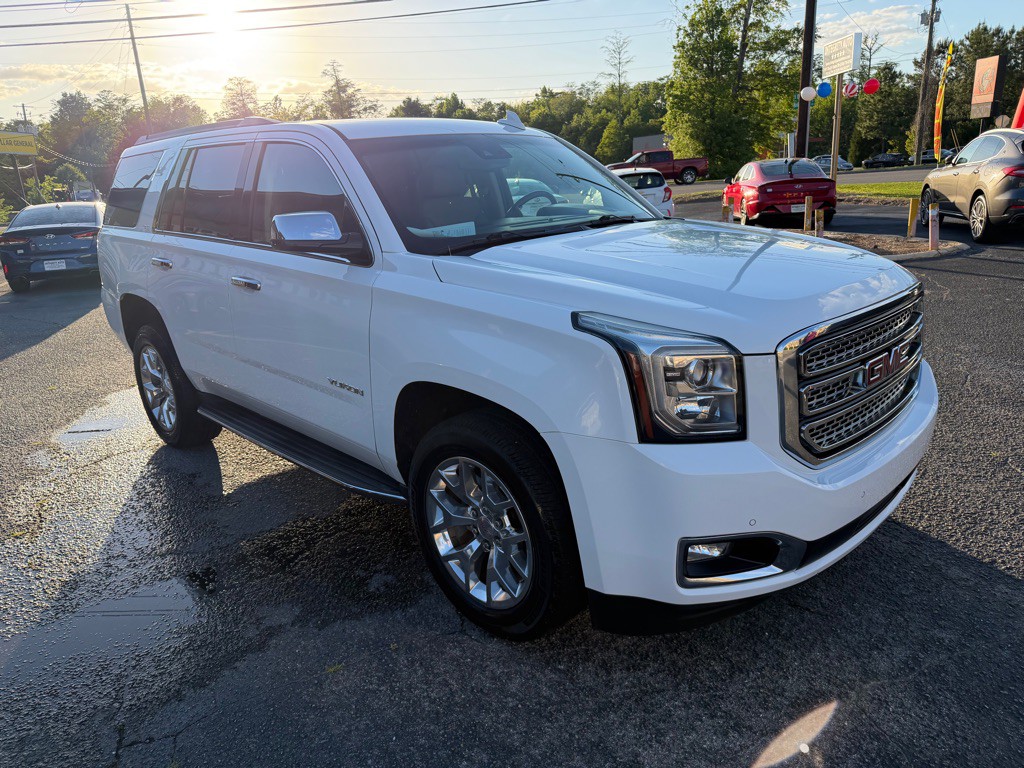 2017 GMC Yukon Image 2