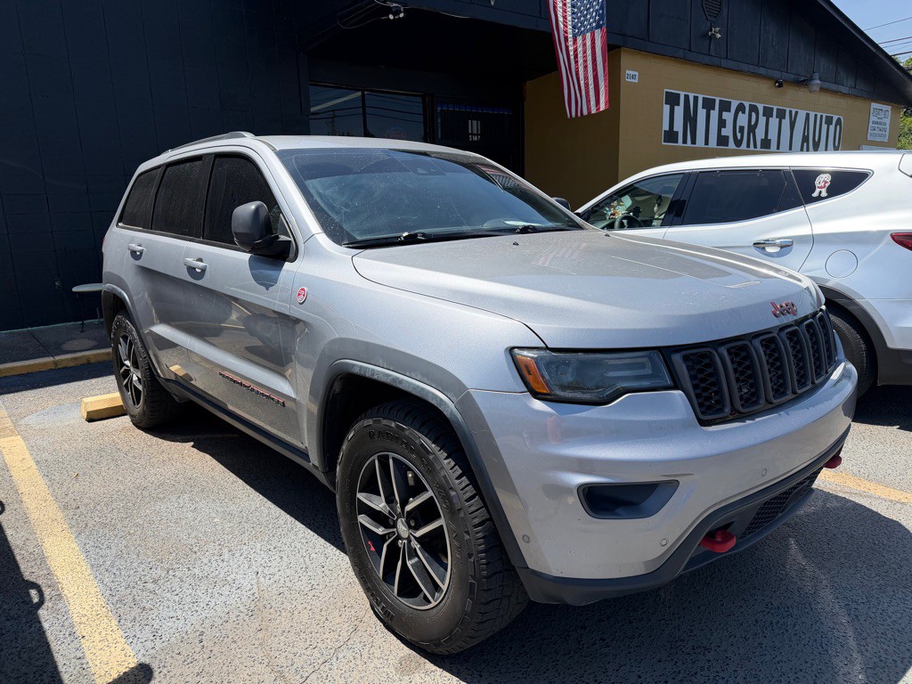 2017 Jeep Grand Cherokee Image 2