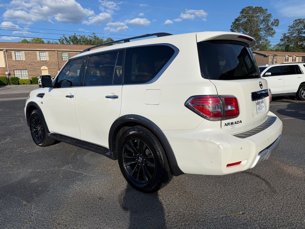 2017 Nissan Armada Image 5