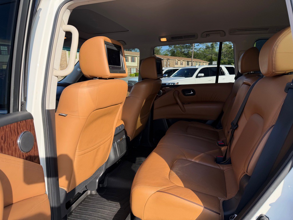 2017 Nissan Armada Image 9