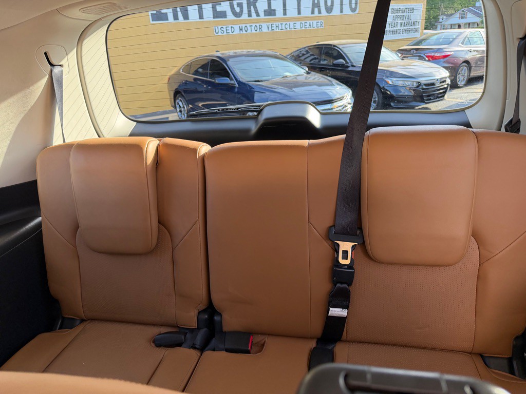 2017 Nissan Armada Image 10