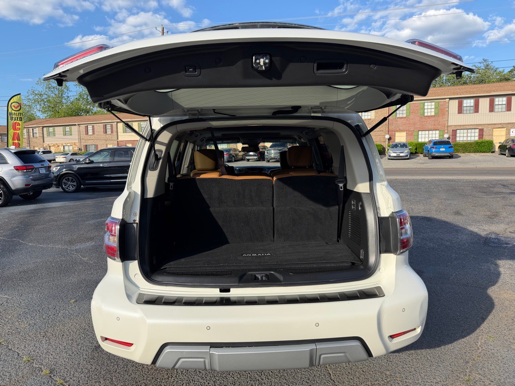 2017 Nissan Armada Image 12