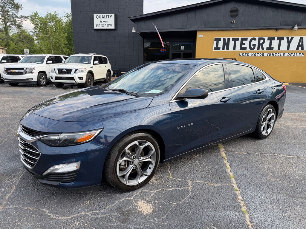 2021 Chevrolet Malibu Image 2