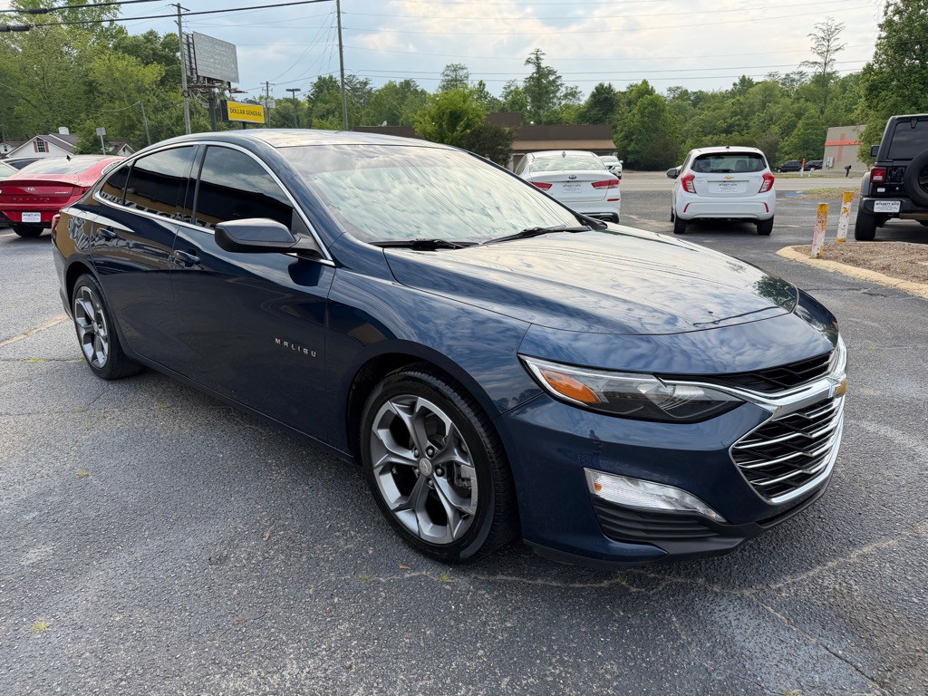 2021 Chevrolet Malibu Image 3