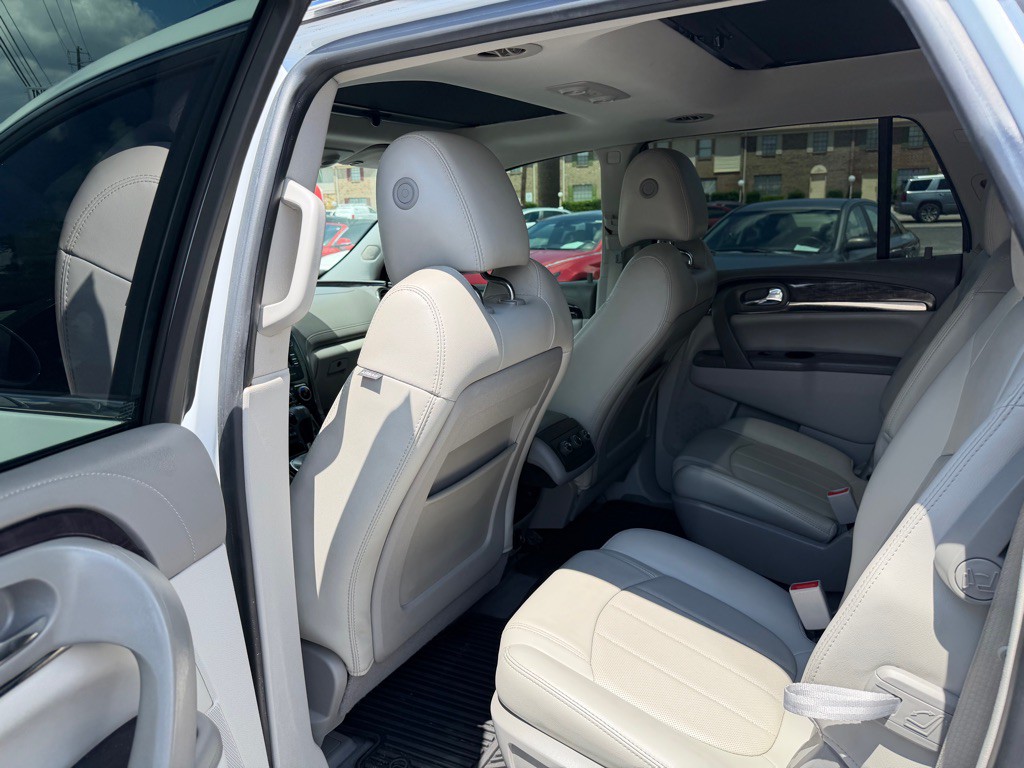 2017 Buick Enclave Image 8