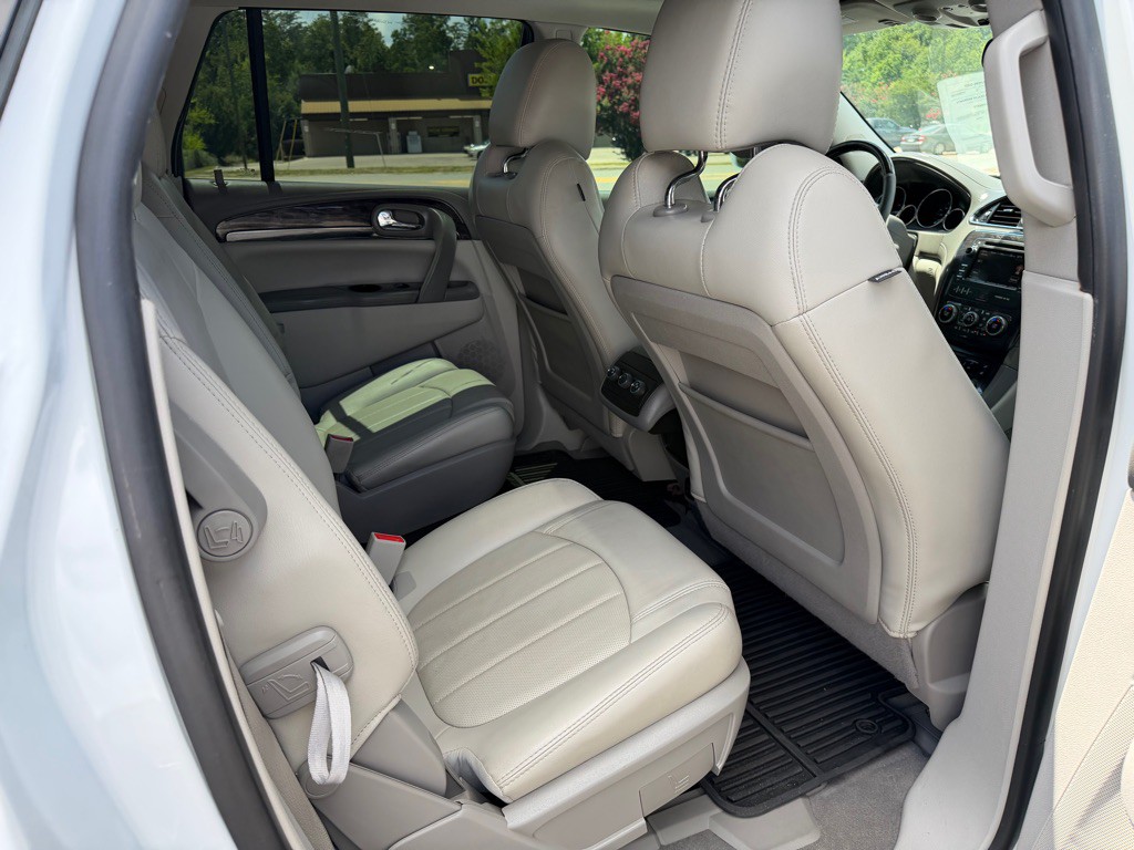 2017 Buick Enclave Image 9