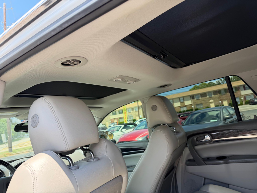 2017 Buick Enclave Image 11