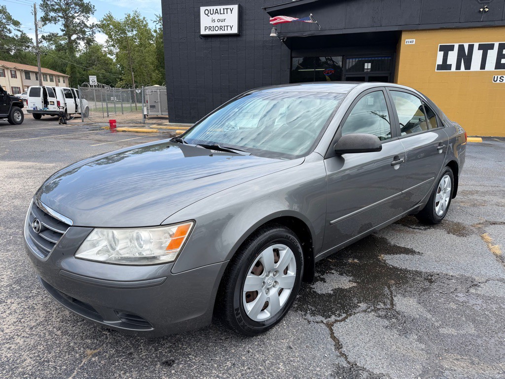 2010 Hyundai Sonata Image 3
