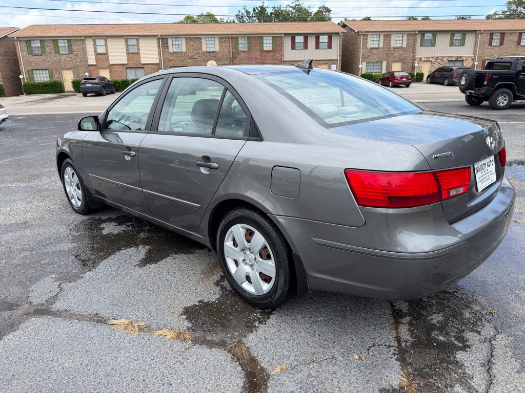 2010 Hyundai Sonata Image 5