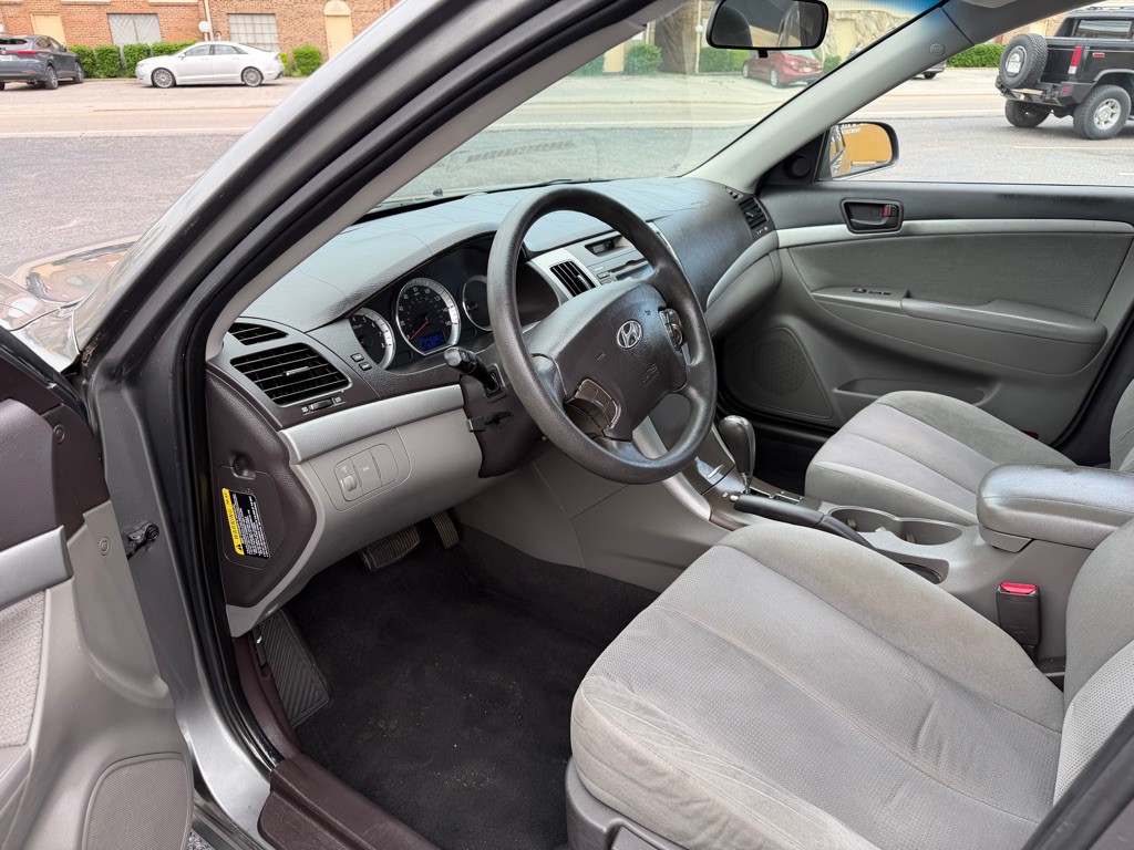 2010 Hyundai Sonata Image 6