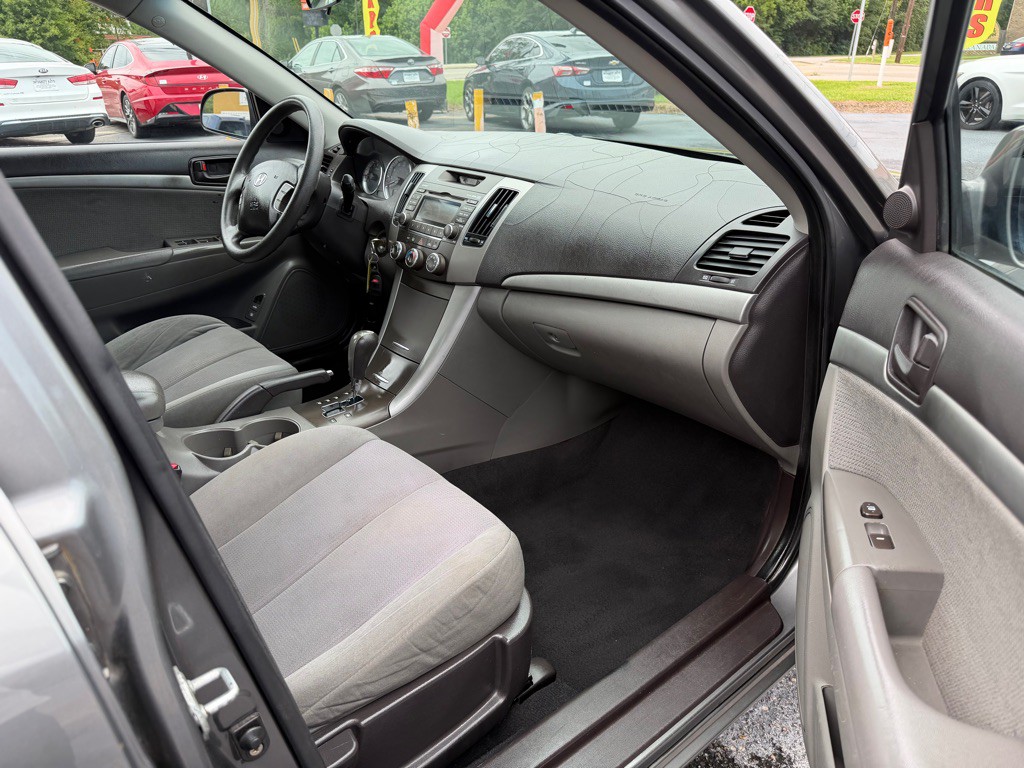 2010 Hyundai Sonata Image 7