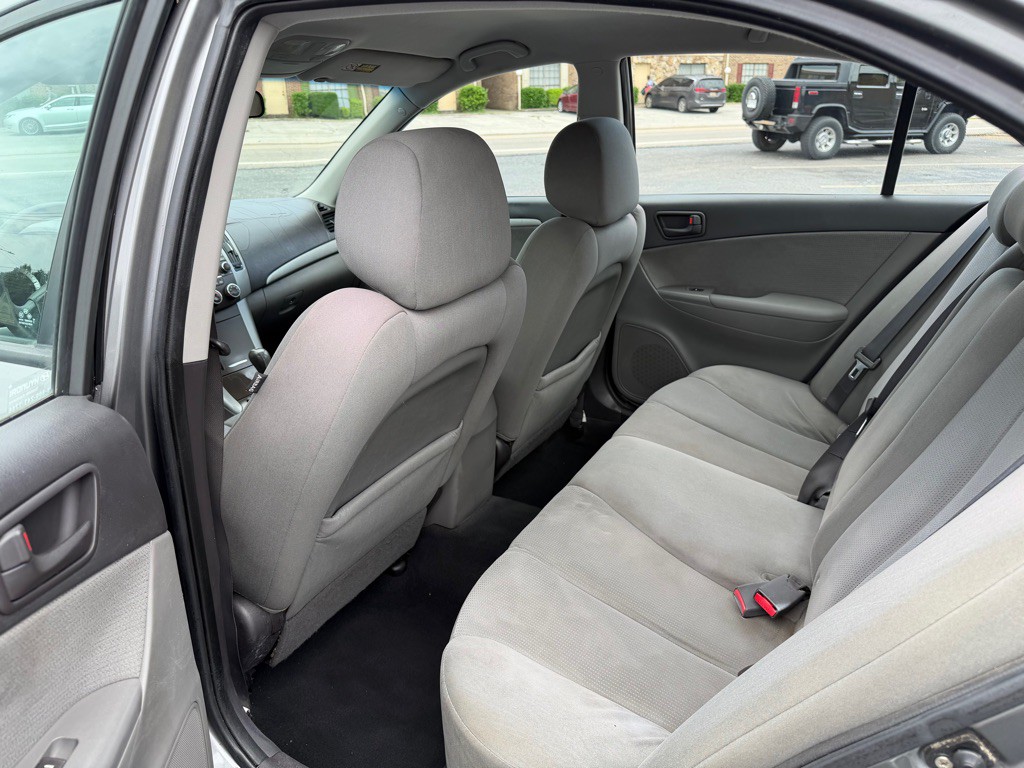 2010 Hyundai Sonata Image 9