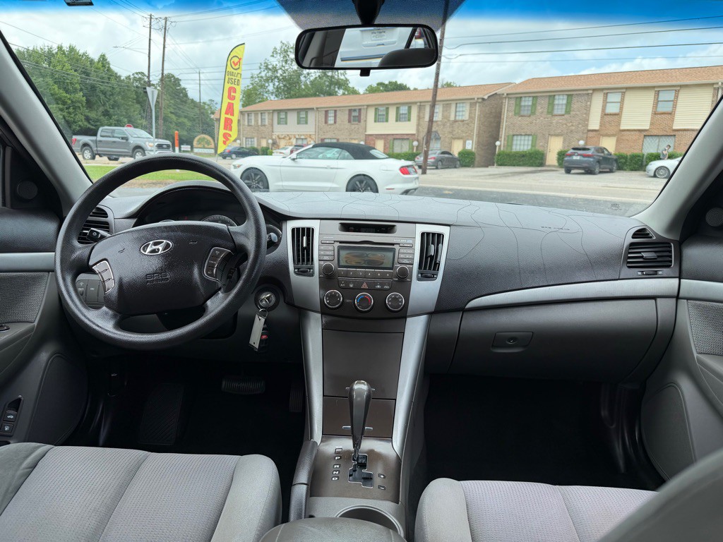 2010 Hyundai Sonata Image 10