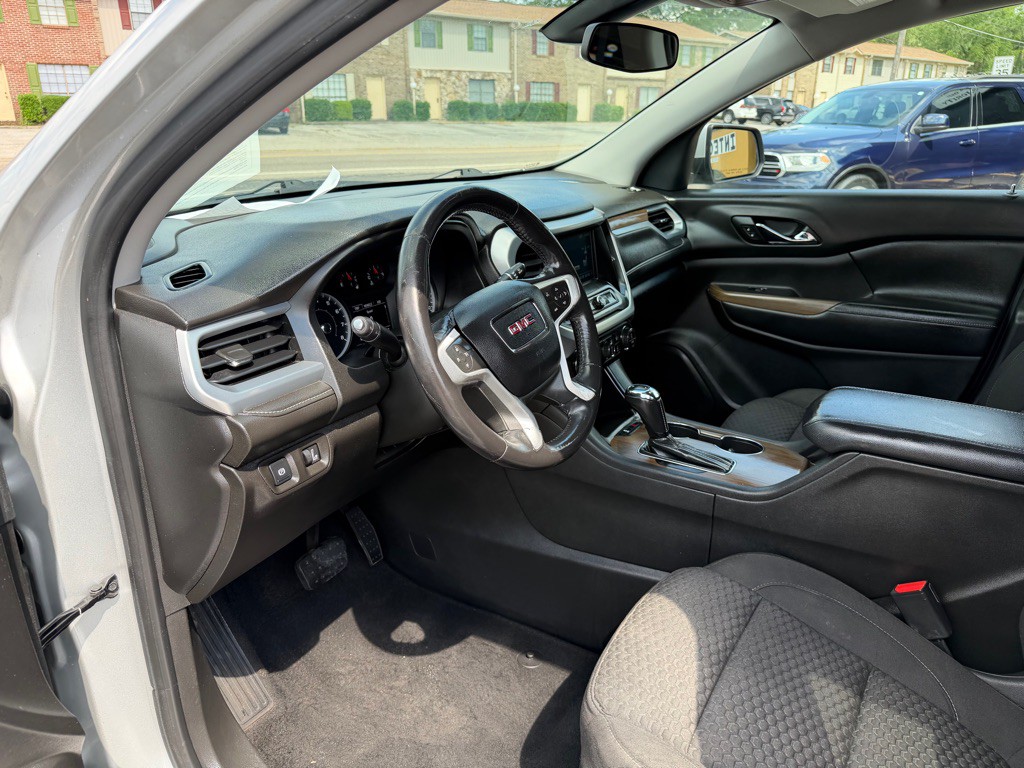 2017 GMC Acadia Image 6