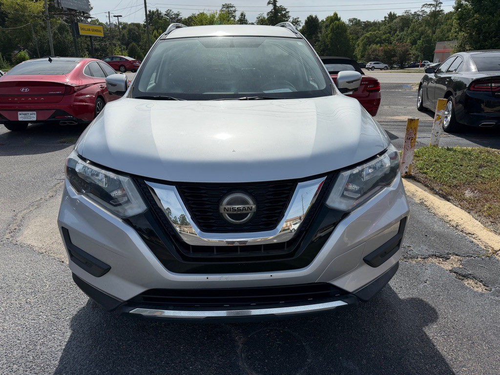 2018 Nissan Rogue Image 1