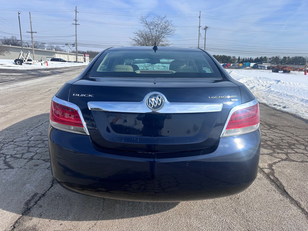 2011 Buick Lacrosse Image 2
