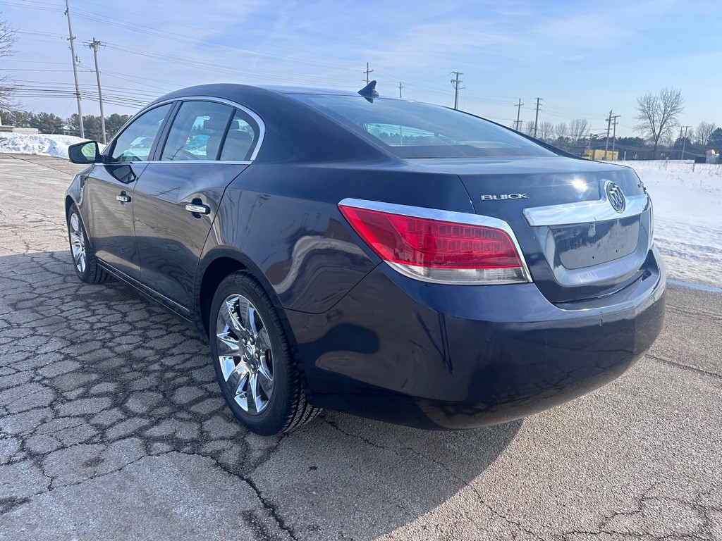 2011 Buick Lacrosse Image 4