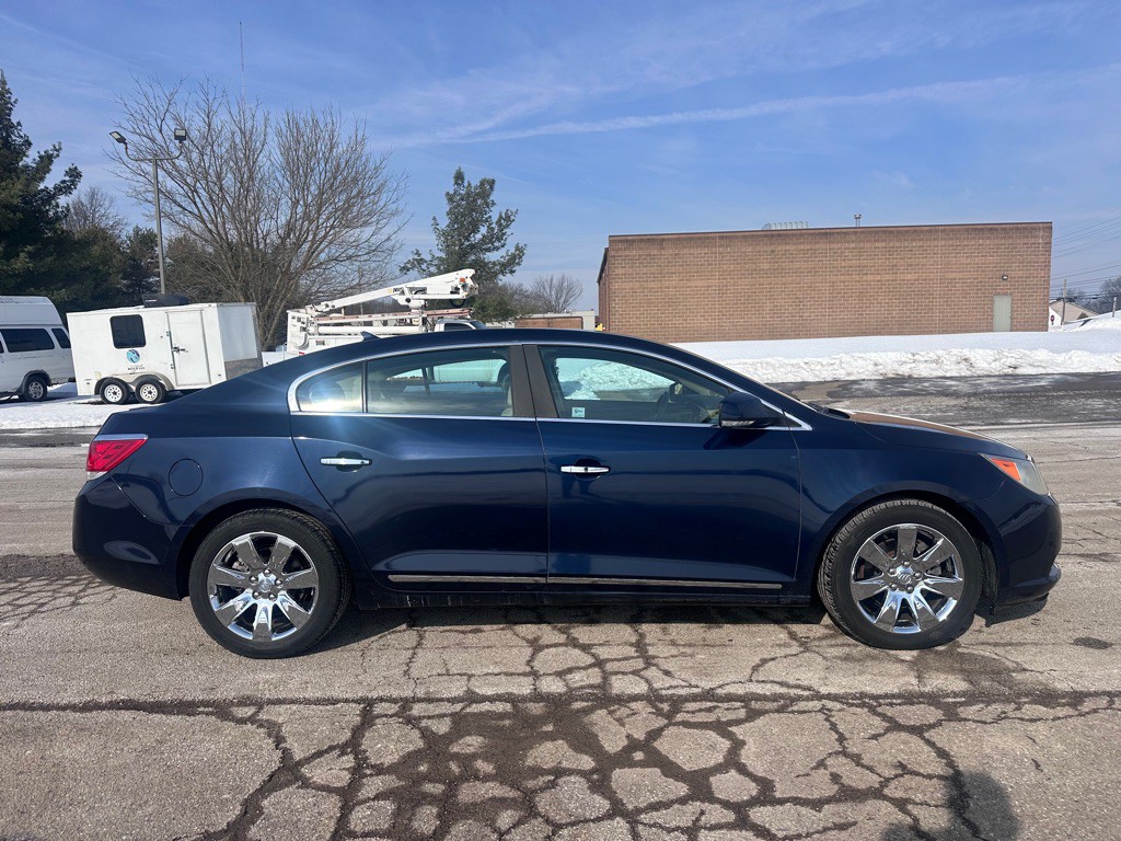 2011 Buick Lacrosse Image 5