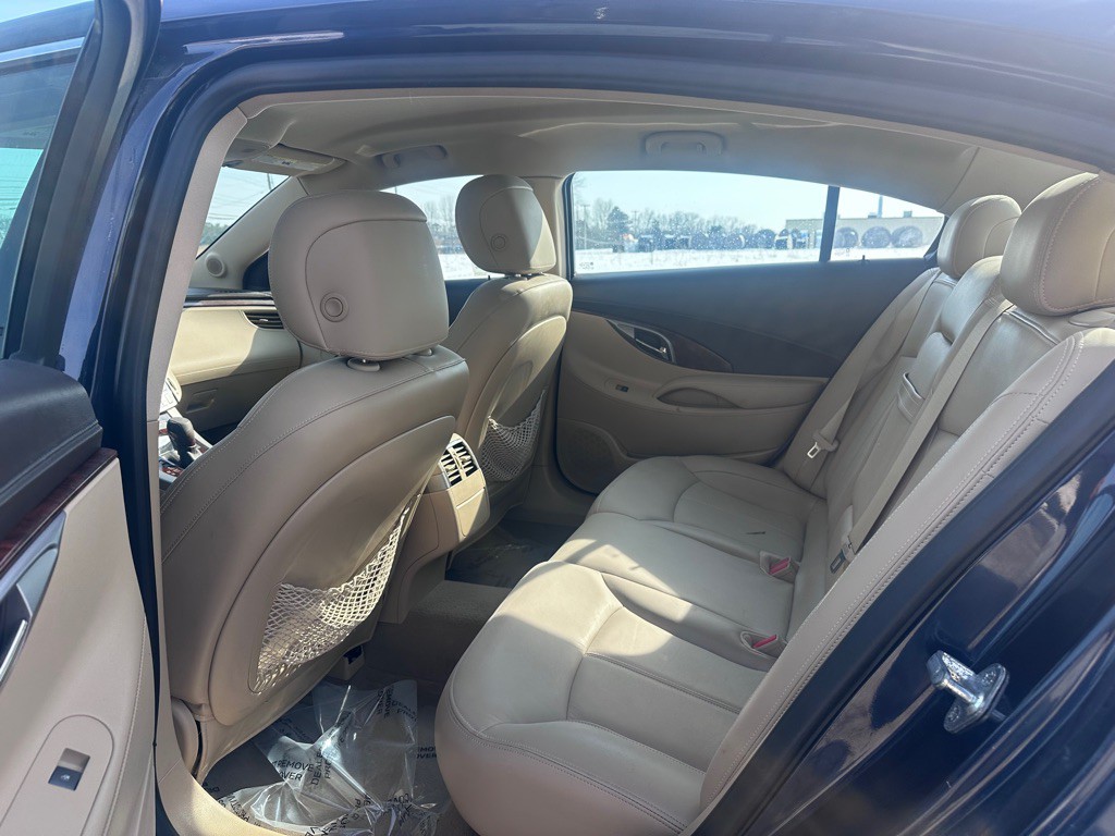 2011 Buick Lacrosse Image 9