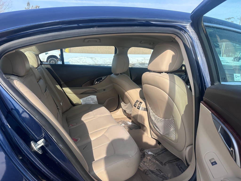 2011 Buick Lacrosse Image 10