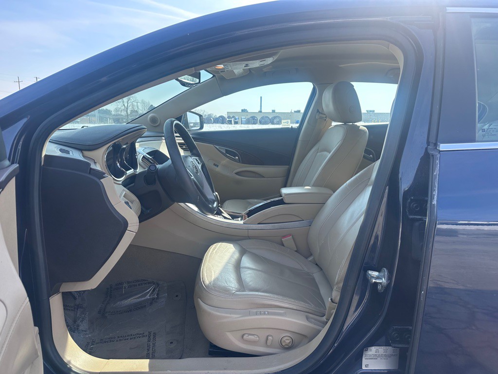 2011 Buick Lacrosse Image 13
