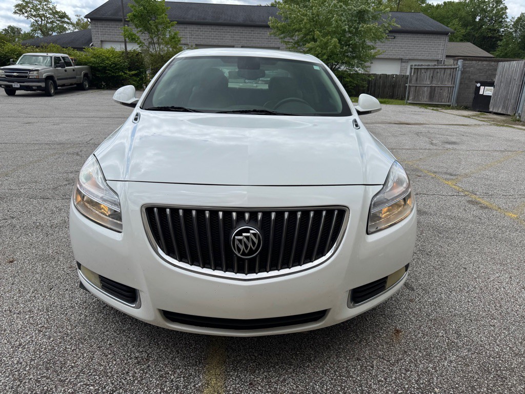 2016 Buick Regal Image 2