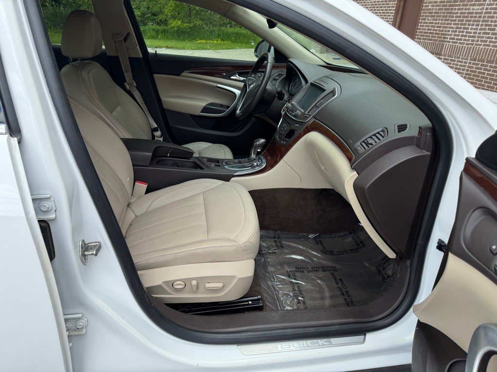2016 Buick Regal Image 13