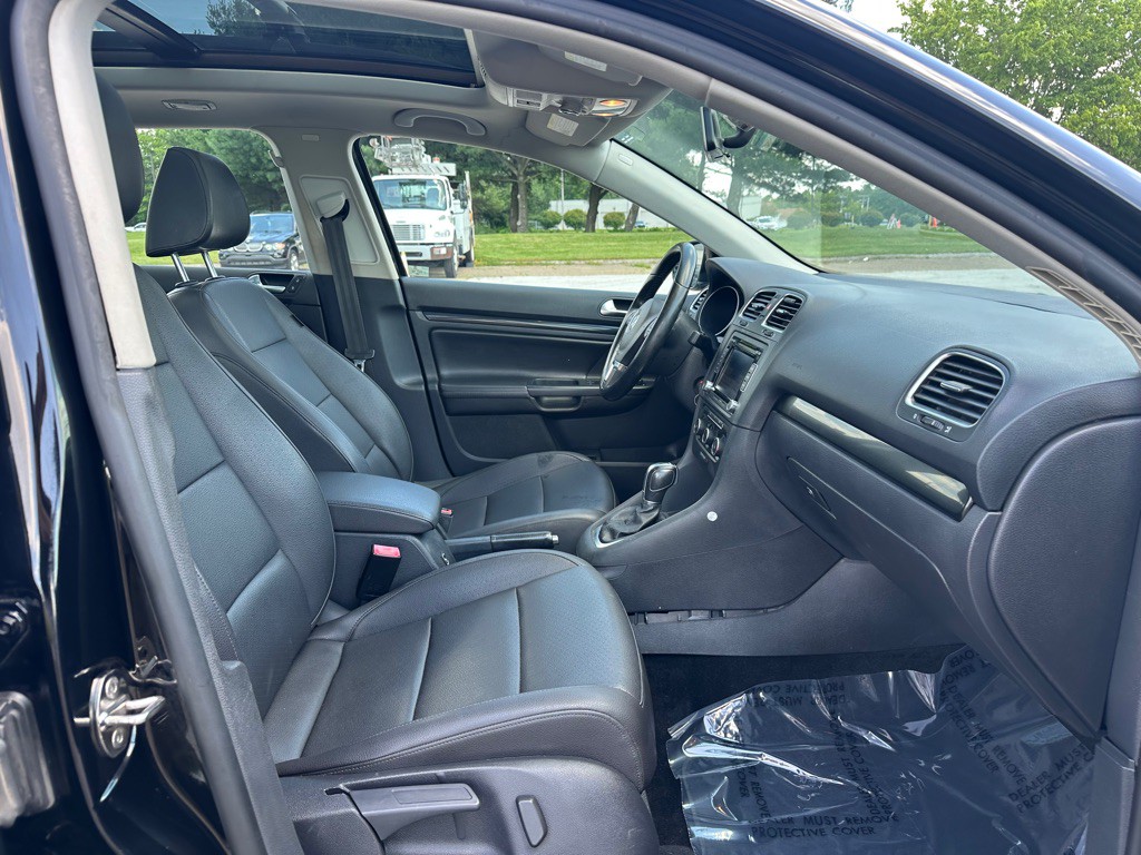2012 Volkswagen Jetta Image 9