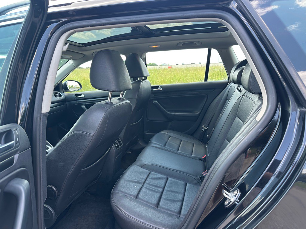 2012 Volkswagen Jetta Image 12