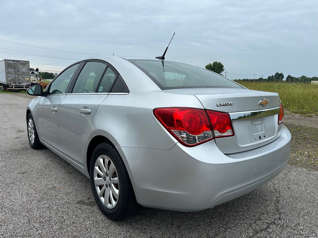 2011 Chevrolet Cruze Image 4