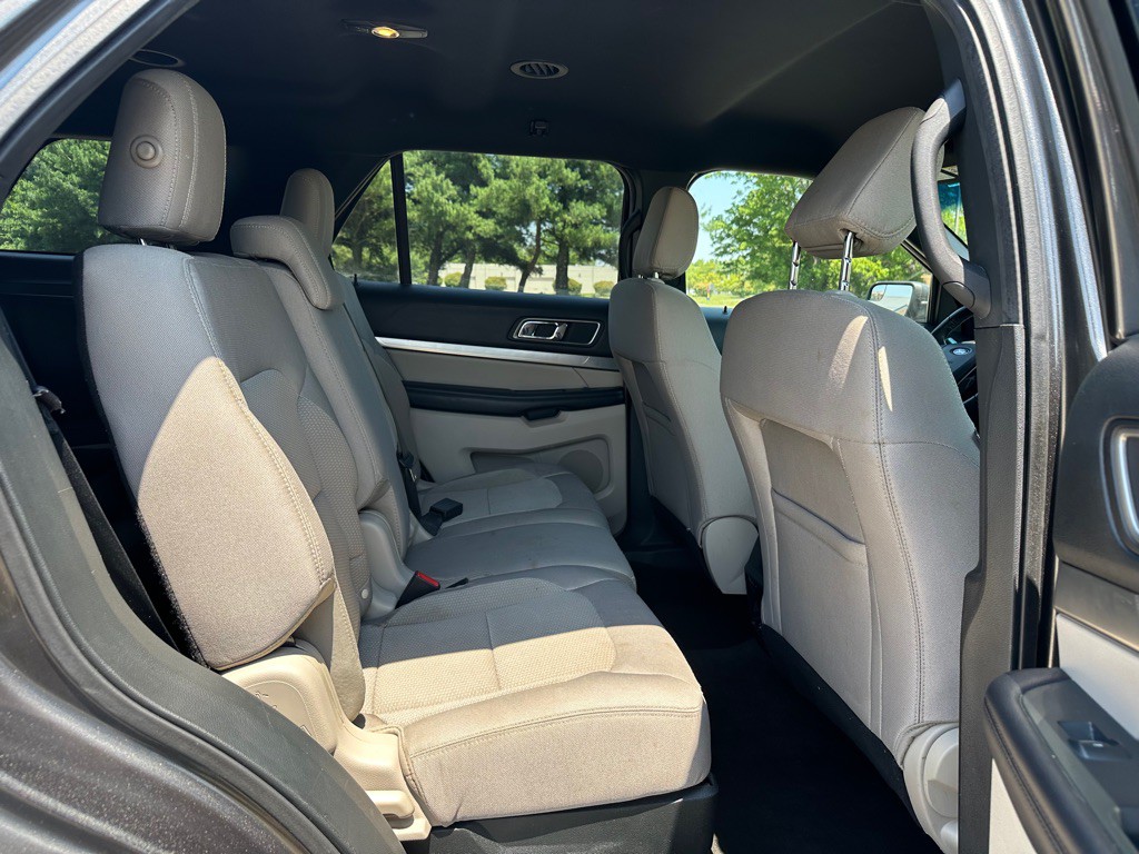 2018 Ford Explorer Image 9
