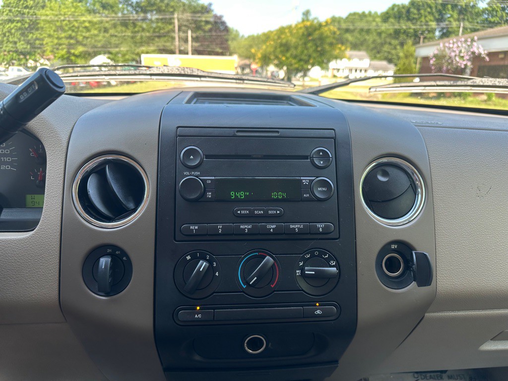 2005 Ford F-150 Image 13