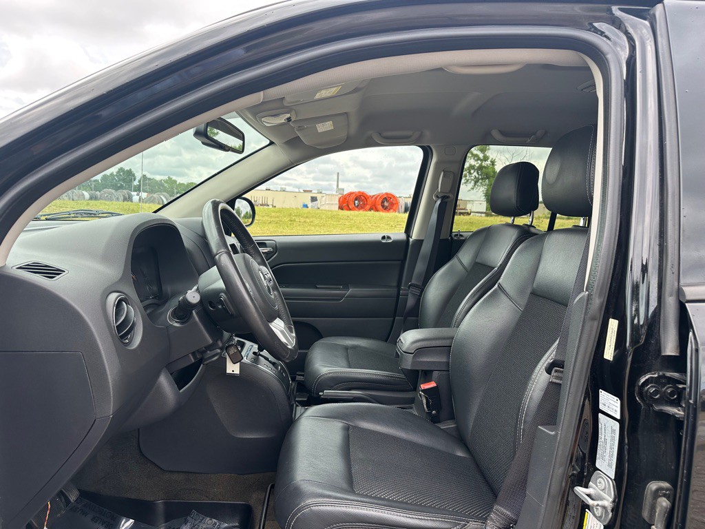 2016 Jeep Compass Image 11