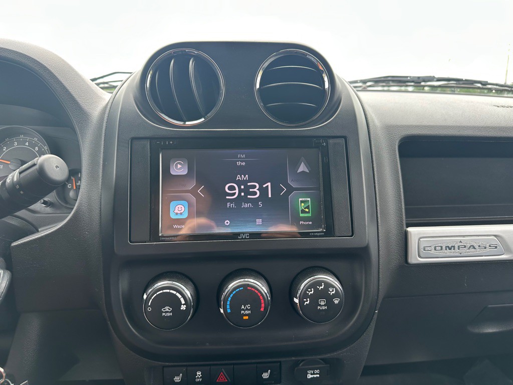 2016 Jeep Compass Image 13