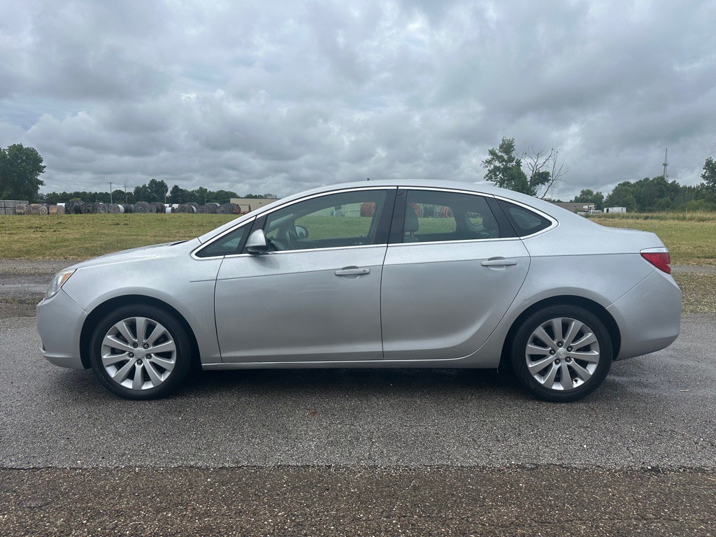 2016 Buick Verano Image 2