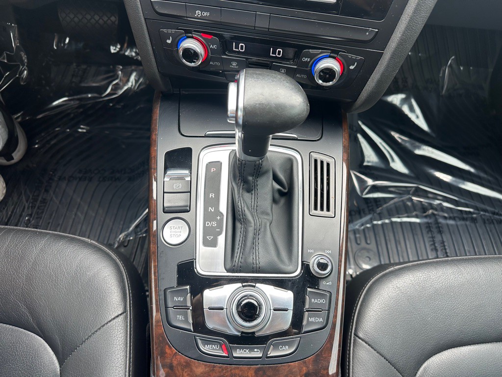 2015 Audi A4 Image 12