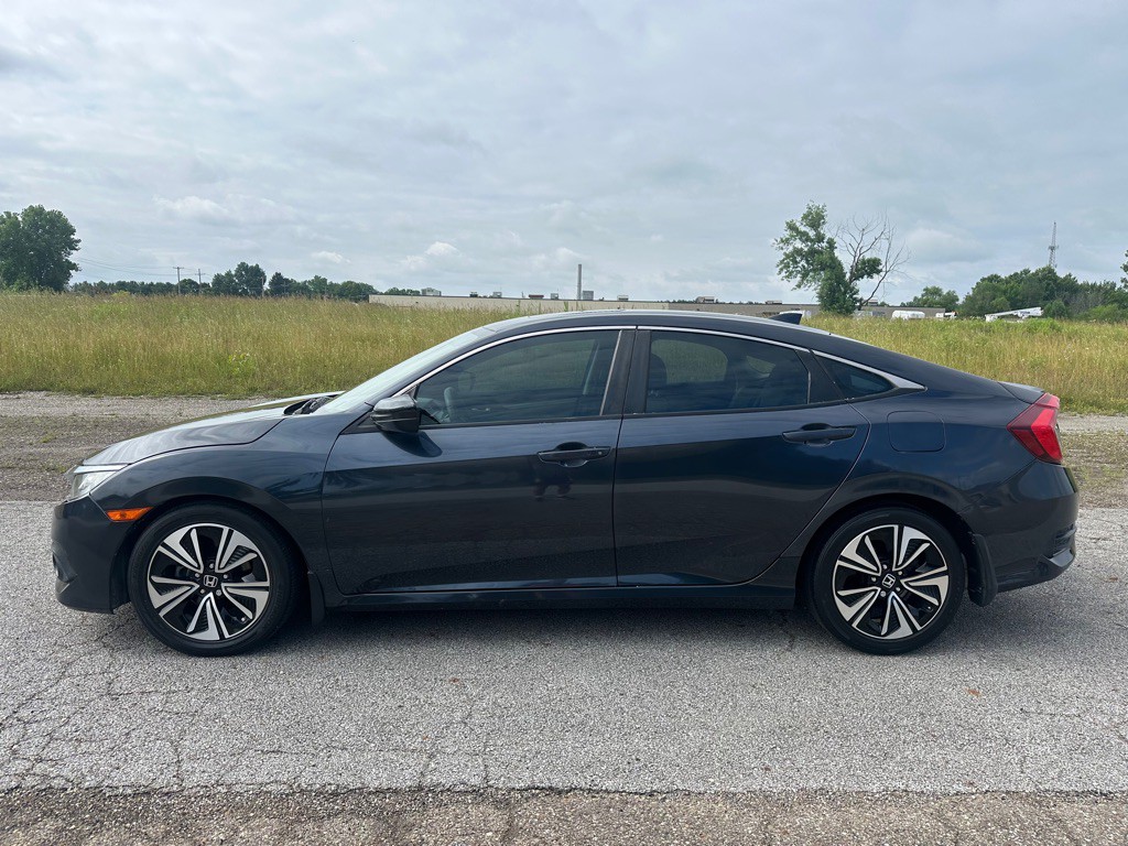 2017 Honda Civic Image 2