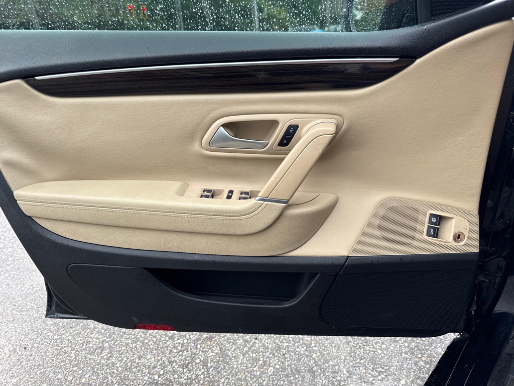 2015 Volkswagen CC Image 16