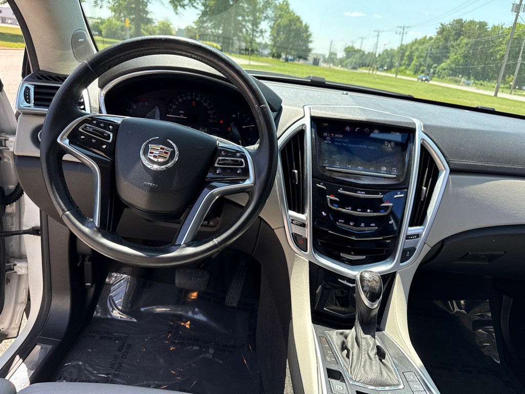 2013 Cadillac SRX Image 10